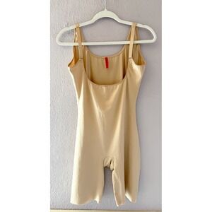 Spanx Womens XL Nude Mid Thigh Bodysuit Shapewear Tummy Control